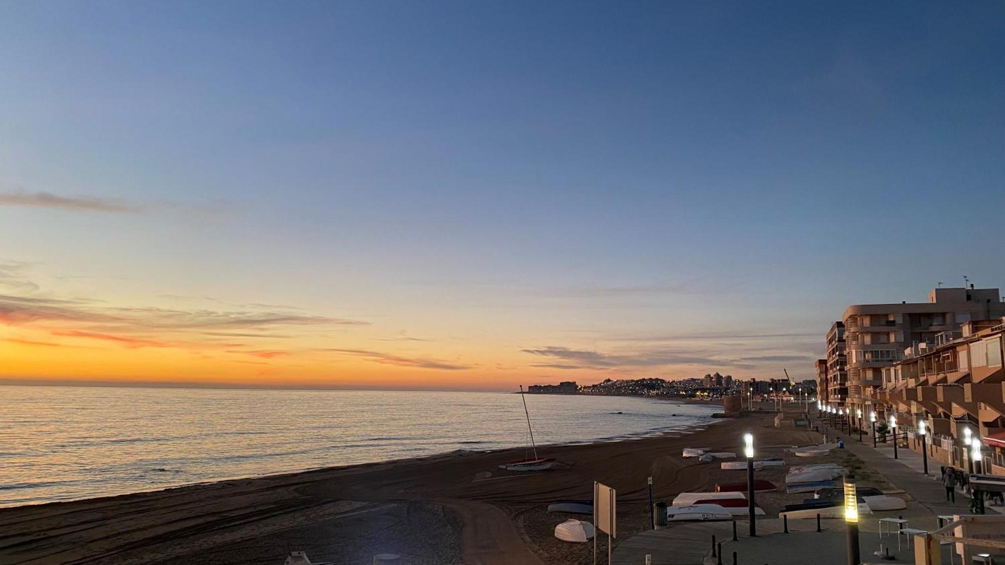 Beachfront Apartment - La Mata 托雷维耶哈 外观 照片